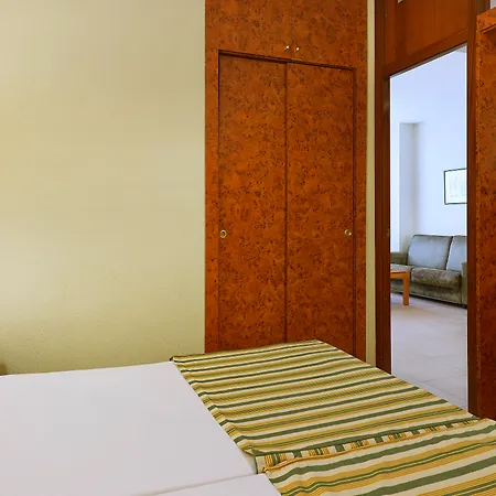 Hesperia Sant Joan アパートホテル 3*