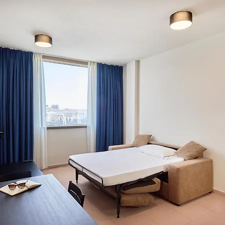 アパートホテル Hesperia Sant Joan 3*