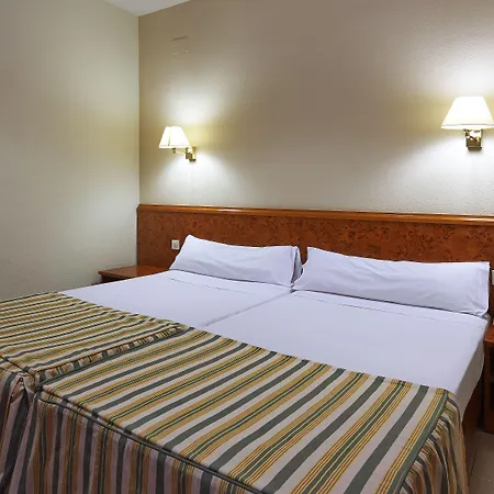 アパートホテル Hesperia Sant Joan 3*