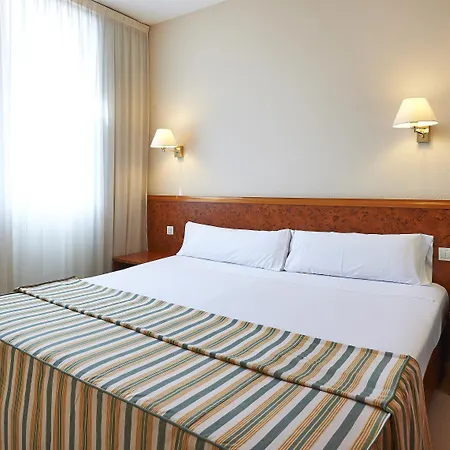 アパートホテル Hesperia Sant Joan