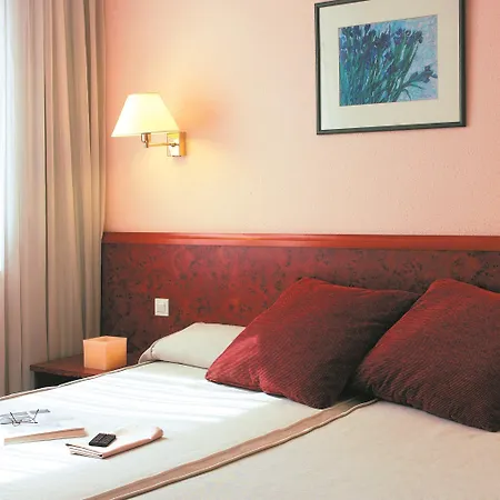 Hesperia Sant Joan アパートホテル 3*