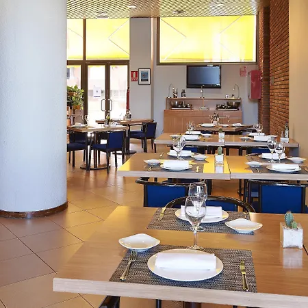 アパートホテル Hesperia Sant Joan 3*